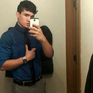 Meet your Posher, Cesar